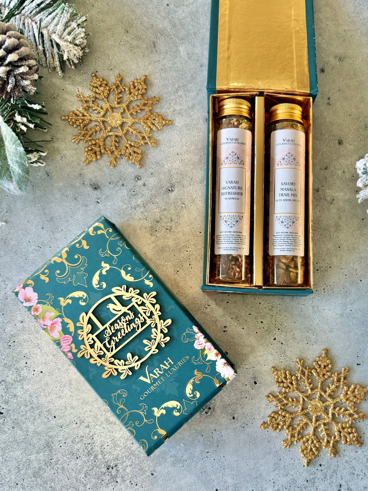 The Signature Pair customizable two-tube Holiday gift box